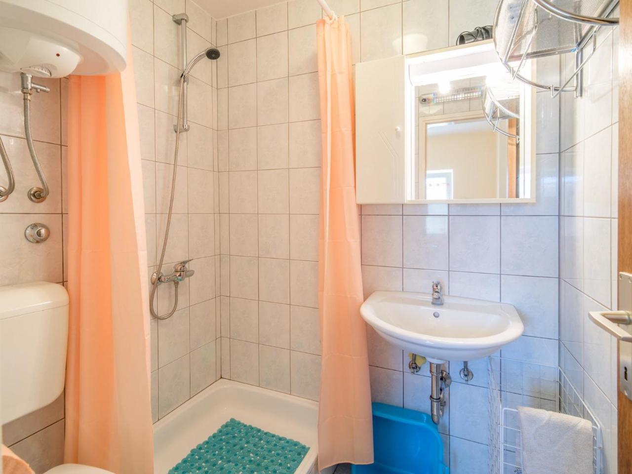 Apartment In Vrbnik/Insel Krk 13614 Экстерьер фото